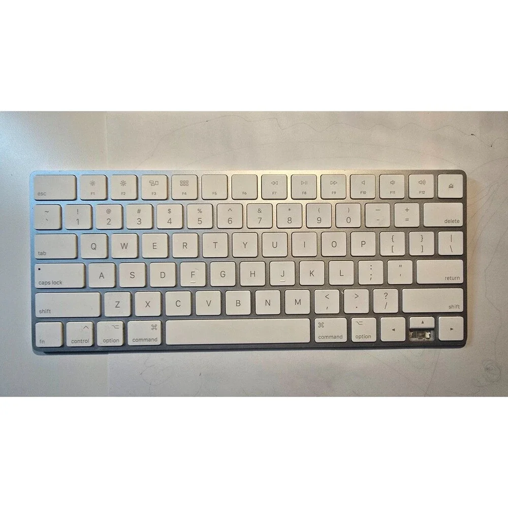 Apple Magic Keyboard 2‎ (A1644) – Silver – Tested & Working (Missing Key)